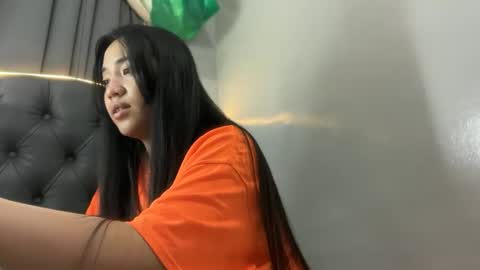 Snapshot of lovely_leah23 chatting on 9, 2, 2026 lovely_leah23 online show from 9, 2, 2026