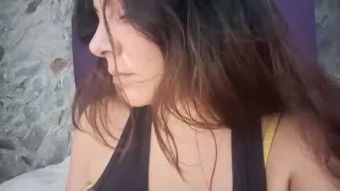 Snapshot of lovely_maia chatting on 7, 11, 2025 Maya online show from 7, 11, 2025