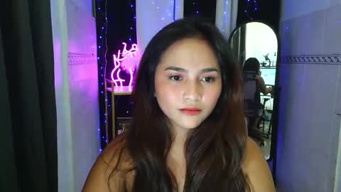 Snapshot of lovely_pinayxoxo chatting on 8, 11, 2025 JESSA online show from 8, 11, 2025