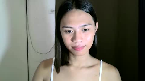 lovely_yvoneslutty online show from 16, 9, 2025