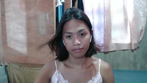 lovely_yvoneslutty online show from 15, 1, 2026
