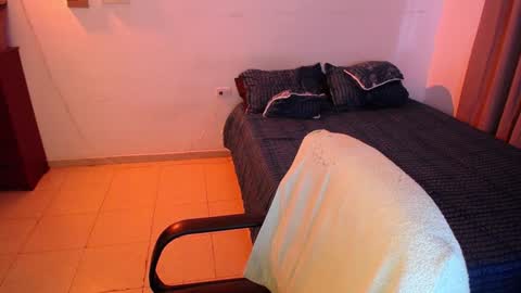 lovely   online show from 18, 1, 2025