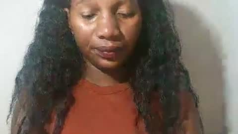 lovelylarra online show from 28, 2, 2026