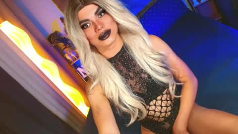 Snapshot of lovelymiss_shyna11 chatting on 21, 6, 2026 lovelymiss_shyna11 online show from 21, 6, 2026