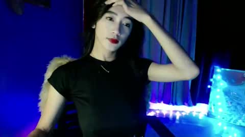 lovelypetite143 online show from 25, 3, 2026