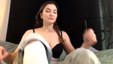 Queen Aria  online show from 12, 3, 2025