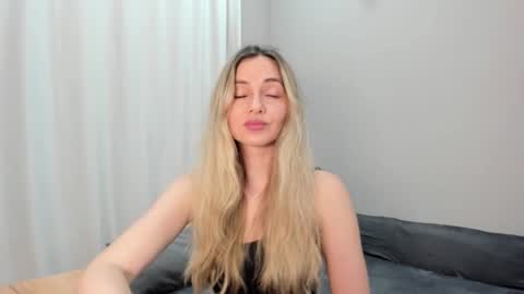 Lovely Rose online show from 27, 2, 2026