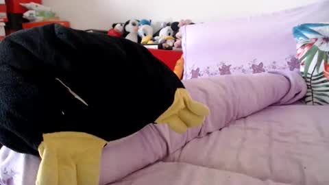 Snapshot of lovelywoman22 chatting on 20, 11, 2025 lovelywoman22 online show from 20, 11, 2025