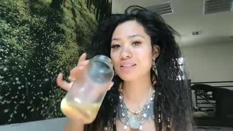 lovelyxmacii online show from 19, 7, 2026