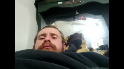 Snapshot of lovepussy1998xb chatting on 31, 12, 2024 Lovepussy1998xb online show from 31, 12, 2024