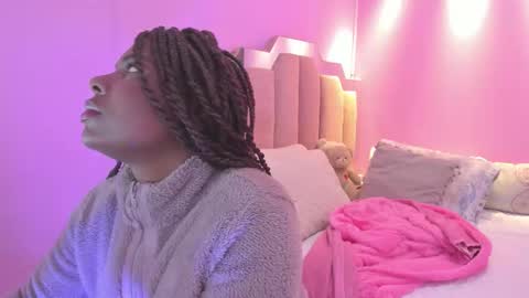 L O V E  online show from 19, 12, 2025