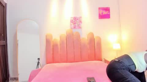 L O V E  online show from 6, 2, 2026