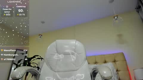 loverboy8_ online show from 4, 3, 2025