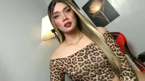 lovers moon22 online show from 4, 11, 2025