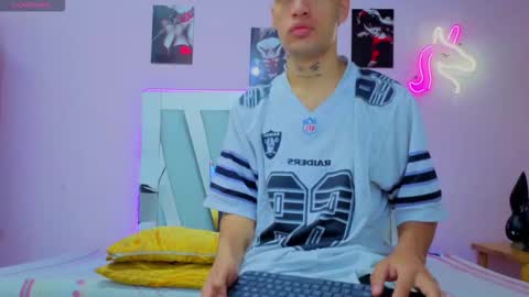 sofia and bryan online show from 2, 11, 2025