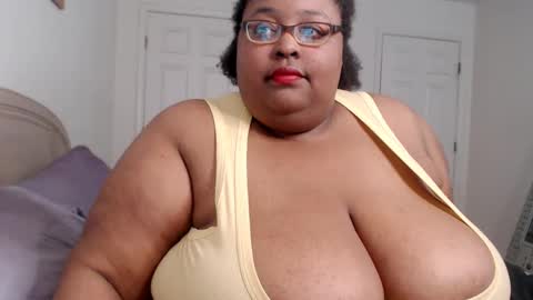 Snapshot of loves_aura chatting on 13, 2, 2025 Alyson online show from 13, 2, 2025