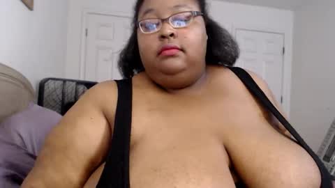 Snapshot of loves_aura chatting on 11, 3, 2026 Alyson online show from 11, 3, 2026