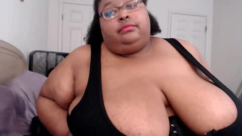 Snapshot of loves_aura chatting on 18, 3, 2026 Alyson online show from 18, 3, 2026