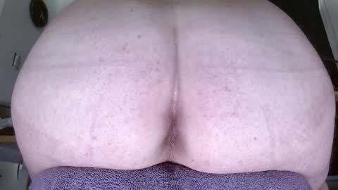 lovesurass2 online show from 6, 4, 2026