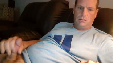 lovetocum37 online show from 17, 9, 2025