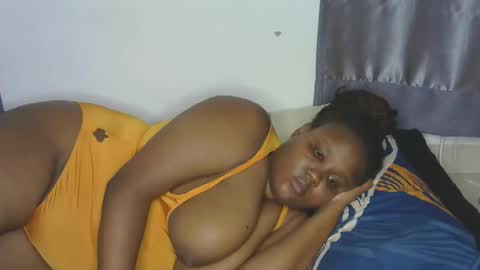 Snapshot of loveytiana chatting on 19, 1, 2026 loveytiana online show from 19, 1, 2026