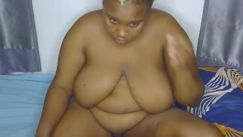 Snapshot of loveytiana chatting on 3, 3, 2026 loveytiana online show from 3, 3, 2026