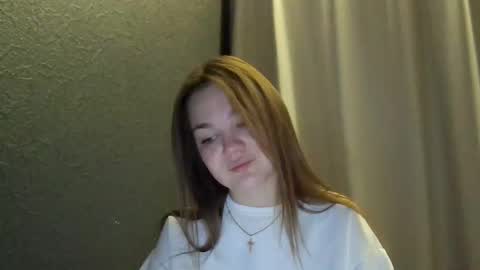 Snapshot of loviesimone chatting on 5, 10, 2025 loviesimone online show from 5, 10, 2025