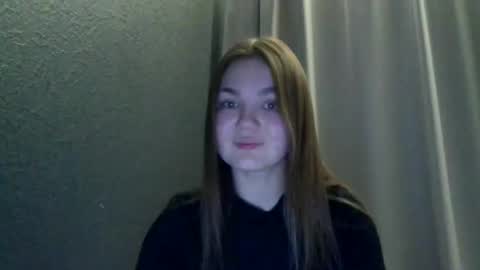 Snapshot of loviesimone chatting on 10, 11, 2025 loviesimone online show from 10, 11, 2025