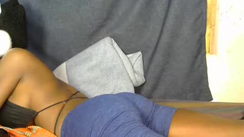 lovly_lastborn online show from 5, 10, 2025