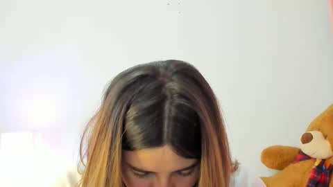 luara__01__lecat_1 online show from 26, 10, 2025