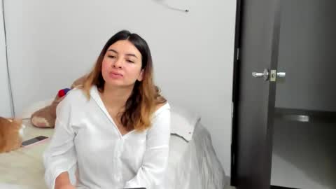 luara__01__lecat_1 online show from 20, 2, 2026