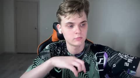 Lucas Gill online show from 25, 12, 2024