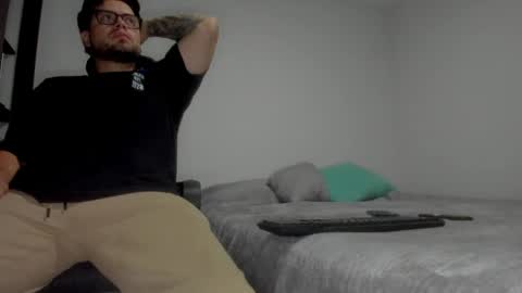 lucas_estrada1 online show from 1, 4, 2026