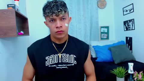 Lucas Luxx online show from 4, 2, 2026