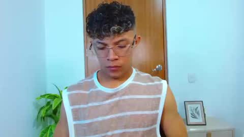 Lucas Luxx online show from 23, 2, 2026