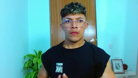 Lucas Luxx online show from 3, 3, 2026