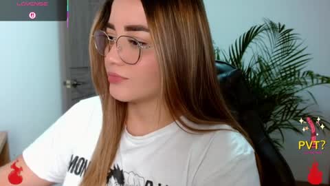 lucia star  online show from 16, 4, 2026