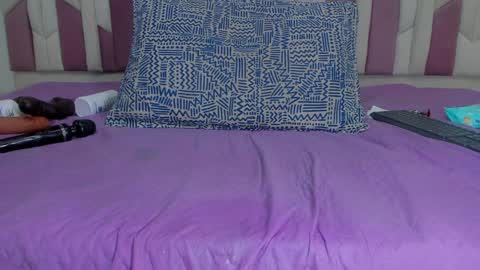 instagram luciana417  online show from 10, 1, 2025