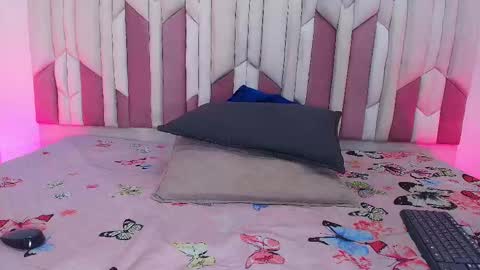 instagram luciana417  online show from 27, 9, 2025