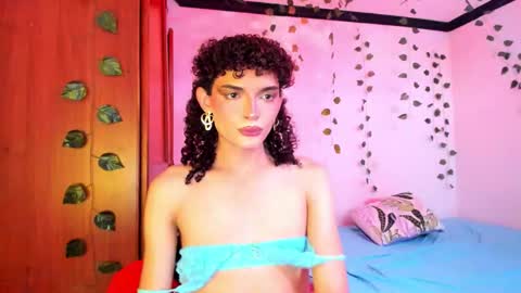 Snapshot of lucianromeo17 chatting on 14, 9, 2025 Lucy or Lucian 3 Come to my social Links3   online show from 14, 9, 2025