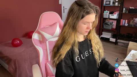 Snapshot of lucie_hot chatting on 3, 2, 2025 Lucie hot follow me on online show from 3, 2, 2025