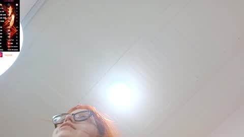 Snapshot of lucie_nicolls chatting on 4, 12, 2024 Lucie online show from 4, 12, 2024