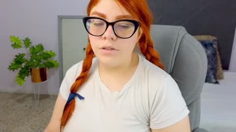 Snapshot of lucie_nicolls chatting on 21, 12, 2024 Lucie online show from 21, 12, 2024