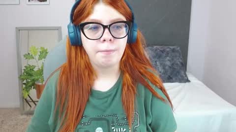 Snapshot of lucie_nicolls chatting on 10, 1, 2025 Lucie online show from 10, 1, 2025