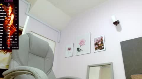 Snapshot of lucie_nicolls chatting on 21, 1, 2025 Lucie online show from 21, 1, 2025