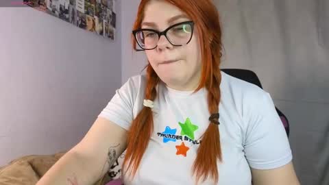 Snapshot of lucie_nicolls chatting on 26, 2, 2025 Lucie online show from 26, 2, 2025