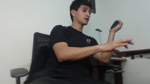 Snapshot of lucifferr_ chatting on 20, 2, 2025 leonel online show from 20, 2, 2025