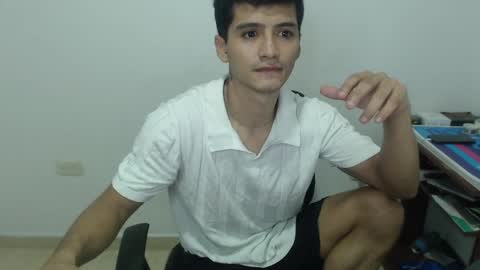 Snapshot of lucifferr_ chatting on 22, 2, 2025 leonel online show from 22, 2, 2025