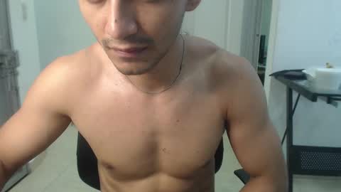 Snapshot of lucifferr_ chatting on 12, 3, 2025 leonel online show from 12, 3, 2025