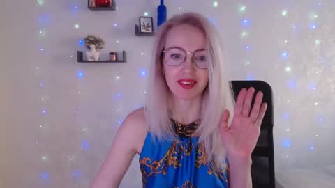 Snapshot of luckcristal chatting on 6, 3, 2025 Arina online show from 6, 3, 2025